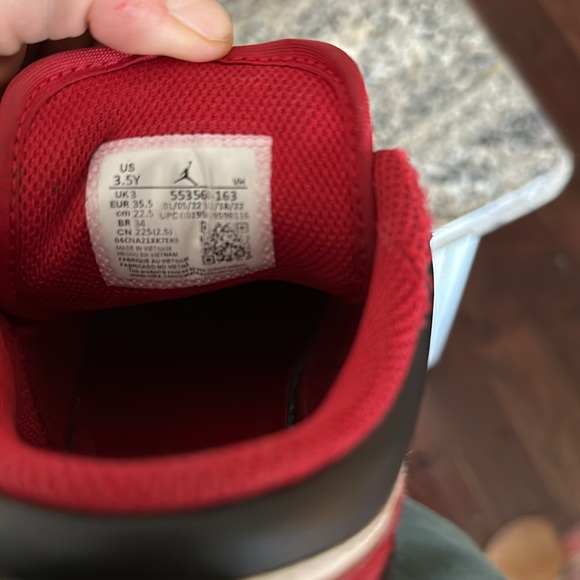 Jordan 1’s low - Picture 2 of 3